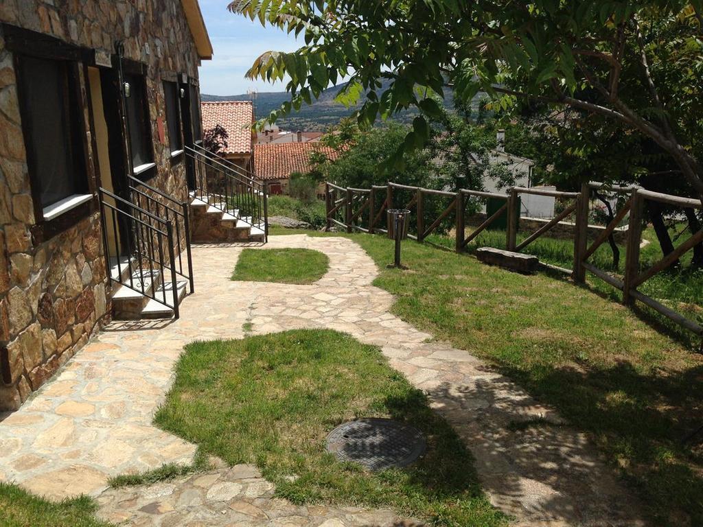 Las Casitas De La Poza Guest House Gargantilla del Lozoya Luaran gambar